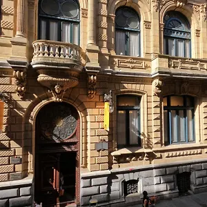 https://pension-arriaga.bilbaohotelsspain.com